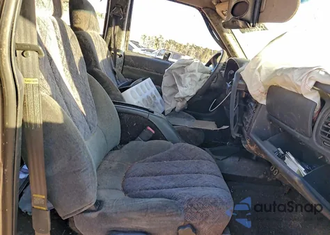 2001 Chevrolet S Truck S10 from USA, damaged, VIN 1GCDT13W61K265364